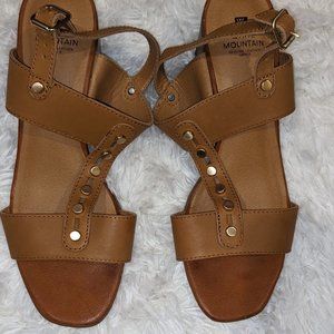Cliffs by White Mountain Leather Strapped Sandals with Heel